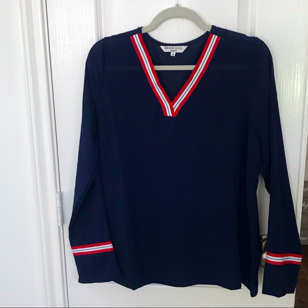 NWOT! Tipping Detail Top